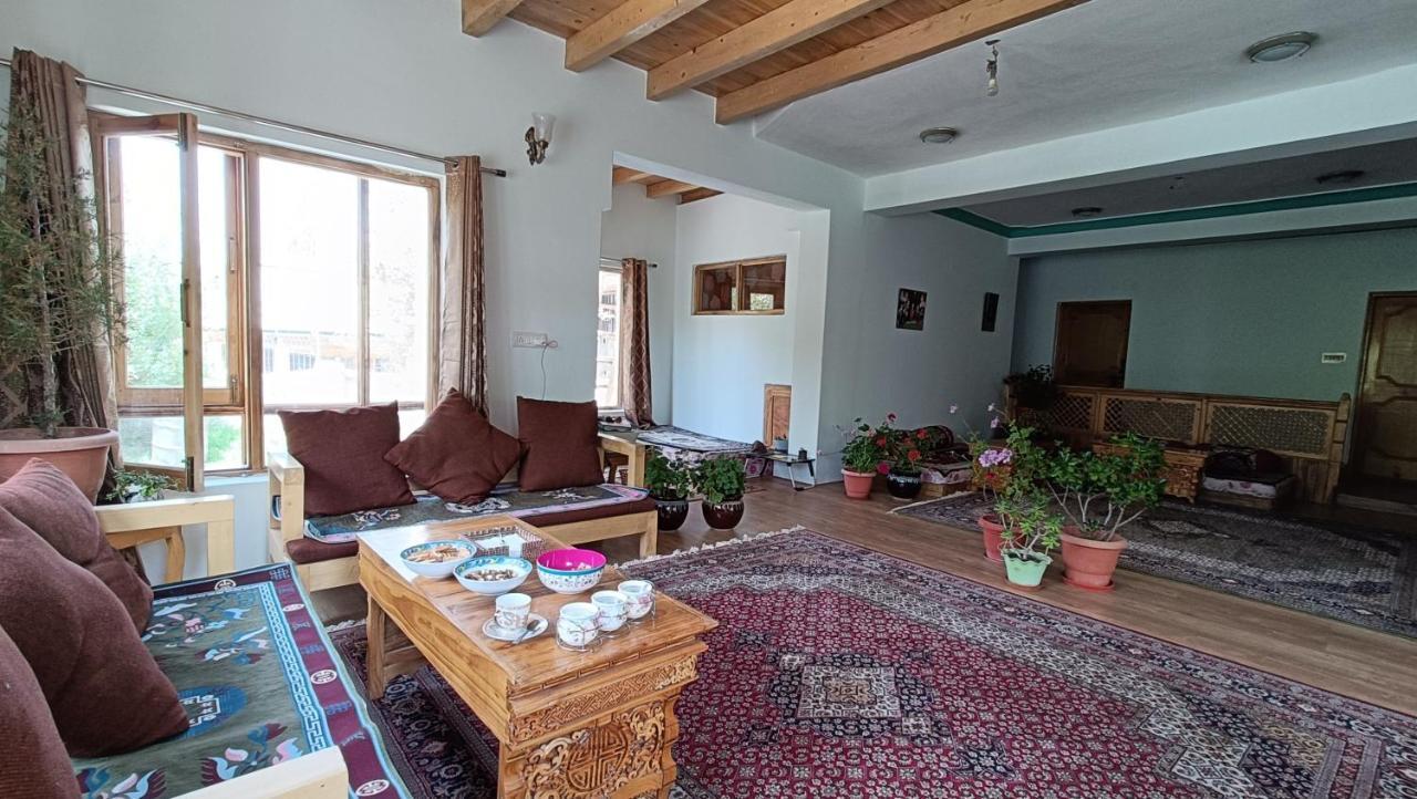 Nirila guest house leh Luaran gambar