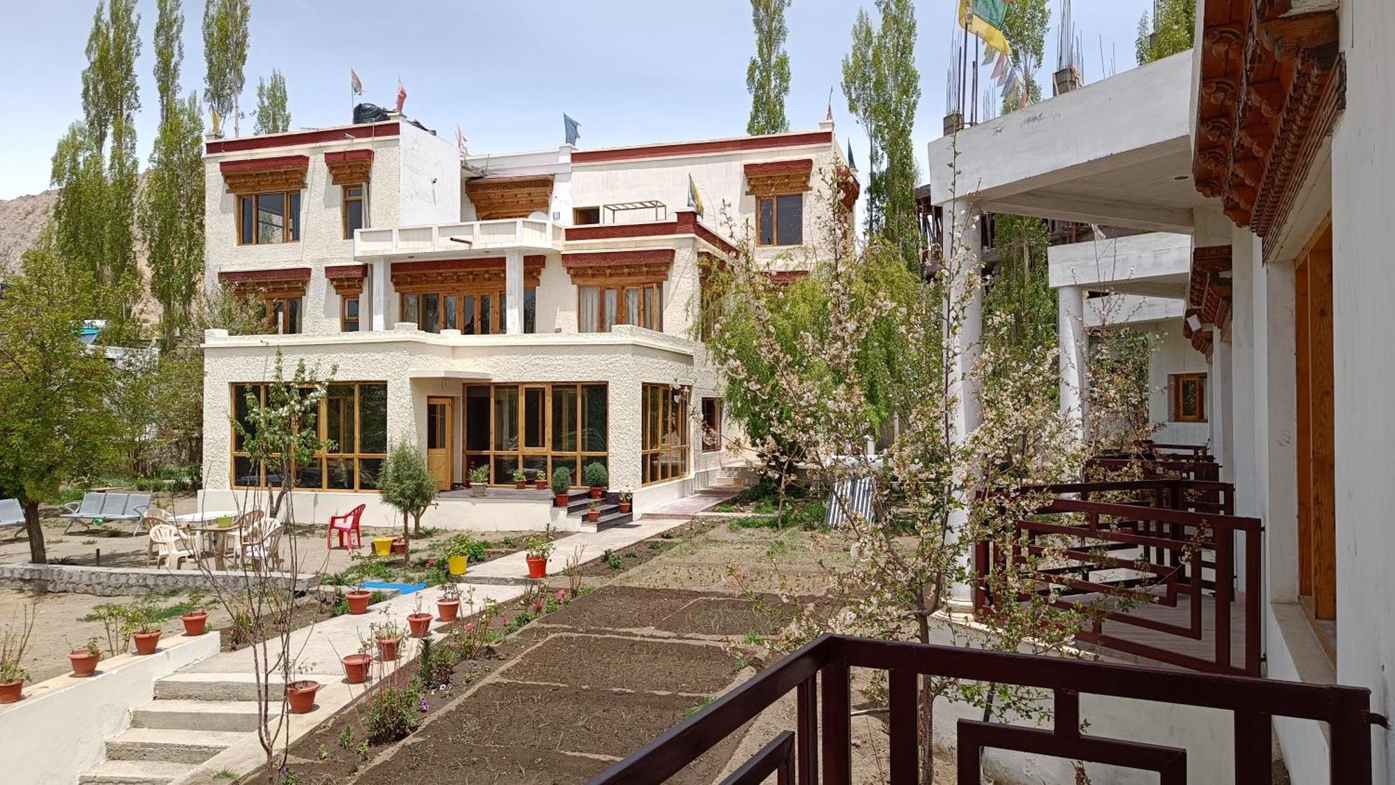 Nirila guest house leh Luaran gambar